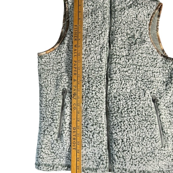 Real Tree by Colliseum Faux Sherpa Vest Size XL Pale Green with Camo trim - Picture 7 of 13